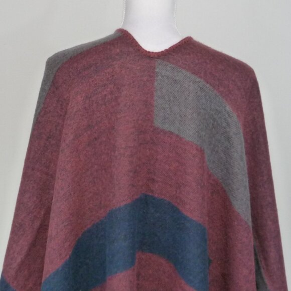 BB DAKOTA MULBERRY SHAWL PONCHO - Picture 7 of 7